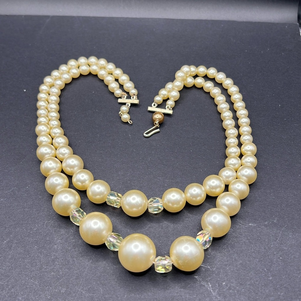 Vintage Japan faux pearl necklace